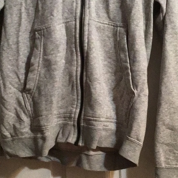 Nike Hooded Sweatshirts - Picture 2 of 4